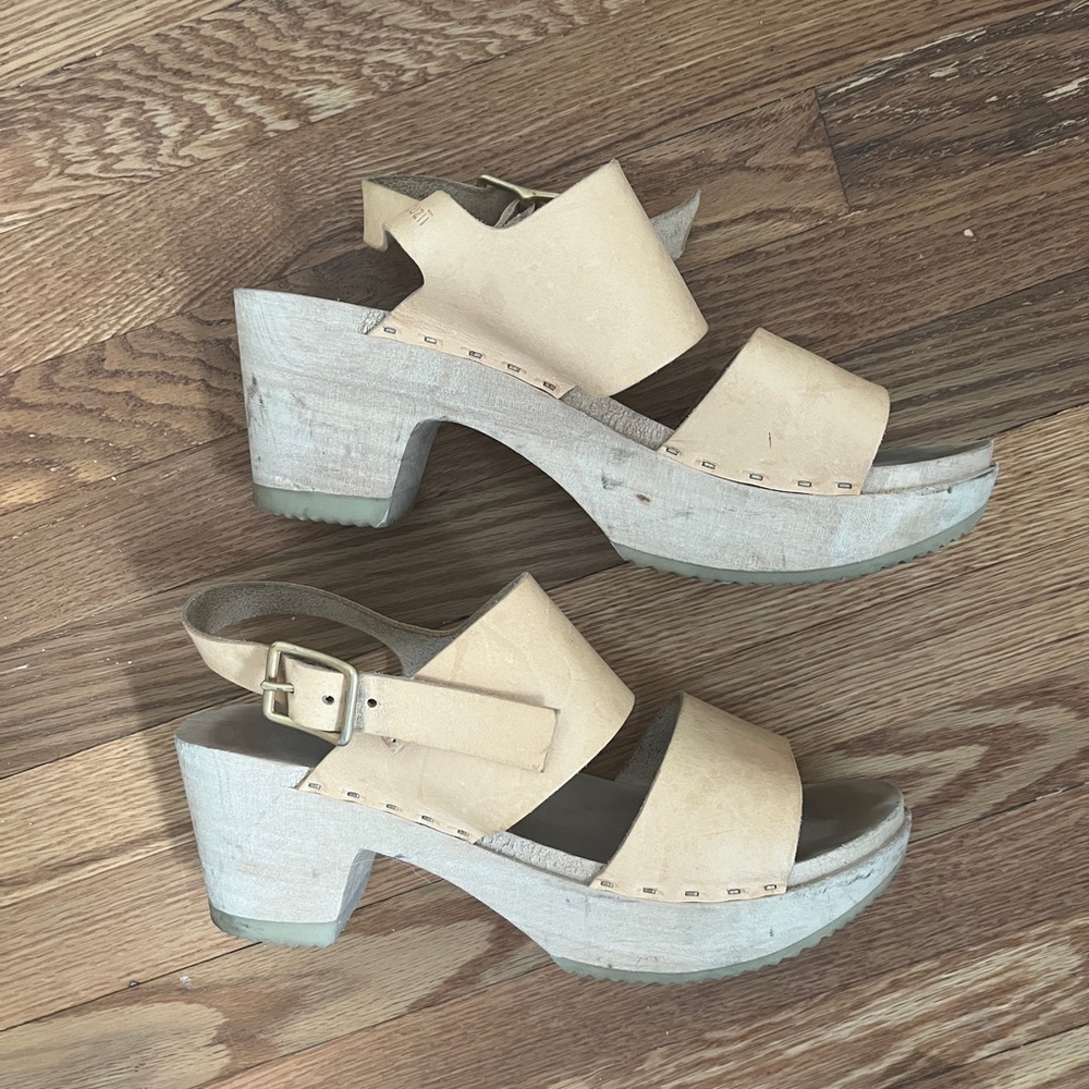 Used Zuzii Clog Sandals